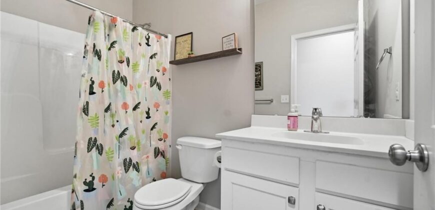 12322 N Pomona Avenue, Kansas City, MO 64163