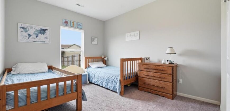 12322 N Pomona Avenue, Kansas City, MO 64163