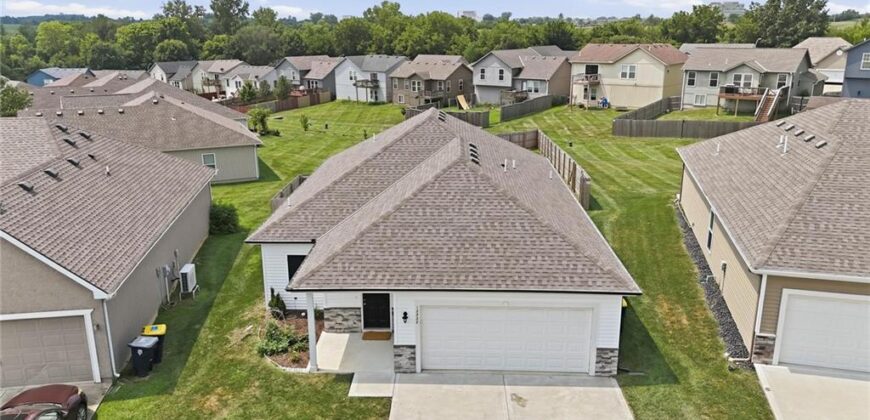 12322 N Pomona Avenue, Kansas City, MO 64163