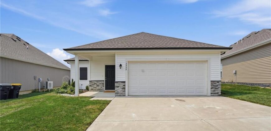 12322 N Pomona Avenue, Kansas City, MO 64163