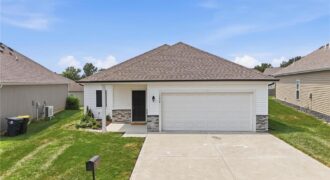 12322 N Pomona Avenue, Kansas City, MO 64163