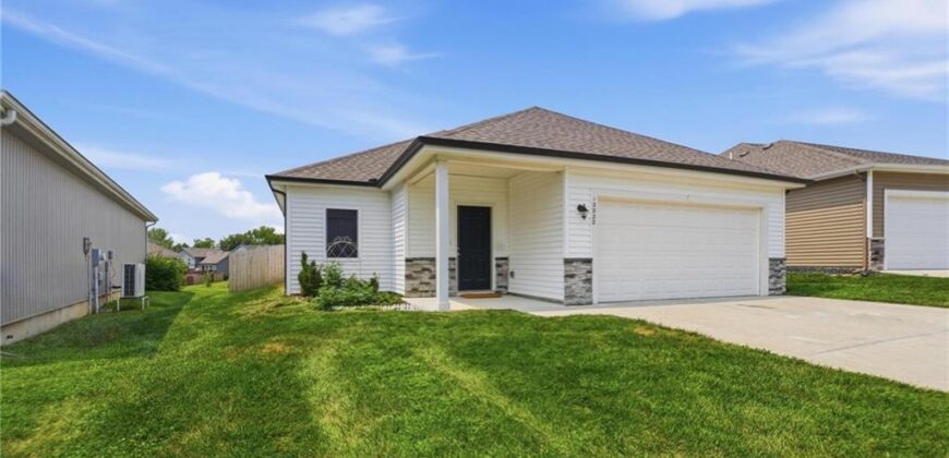 12322 N Pomona Avenue, Kansas City, MO 64163