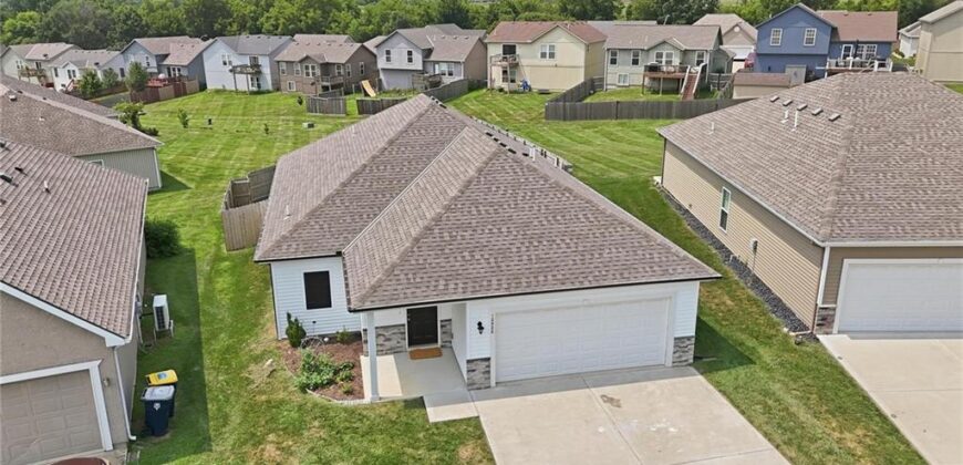 12322 N Pomona Avenue, Kansas City, MO 64163