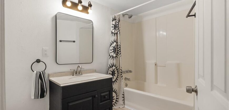 413 NW 88th Terrace, Kansas City, MO 64155