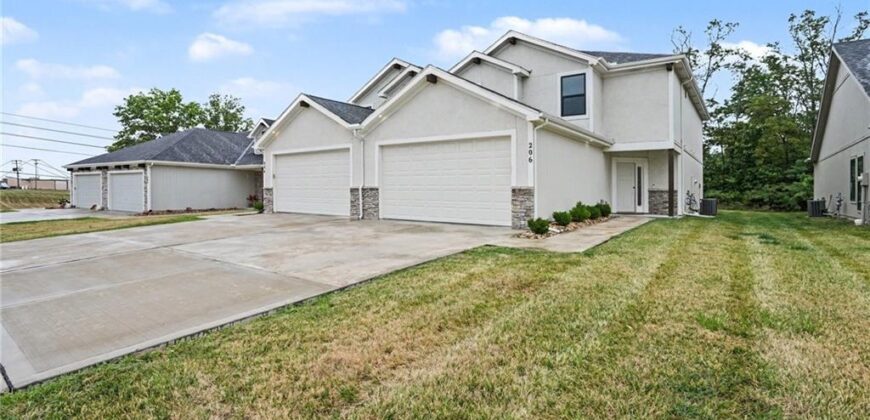 206 Walker Street, Smithville, MO 64089
