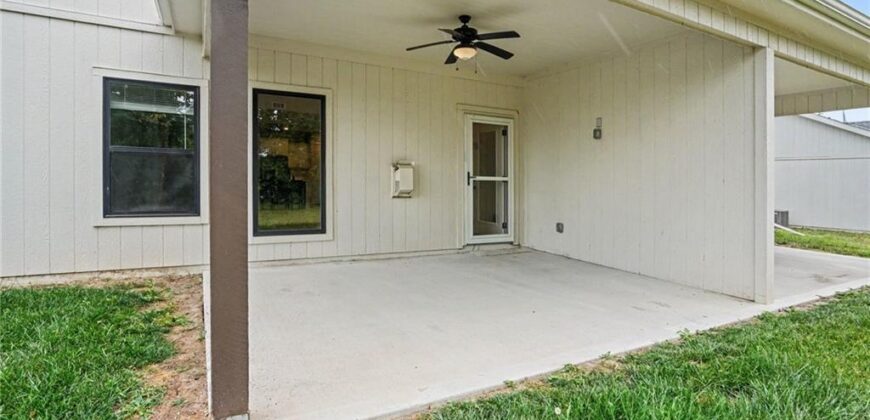206 Walker Street, Smithville, MO 64089