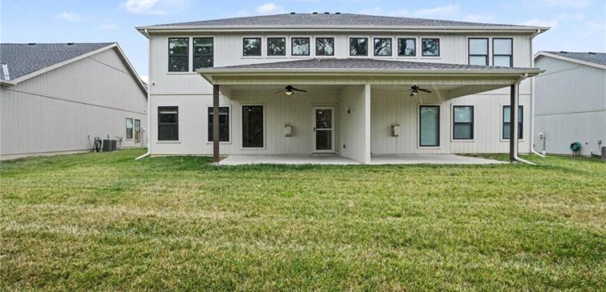 206 Walker Street, Smithville, MO 64089