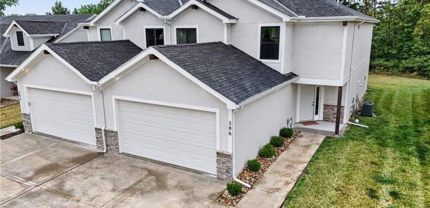 206 Walker Street, Smithville, MO 64089