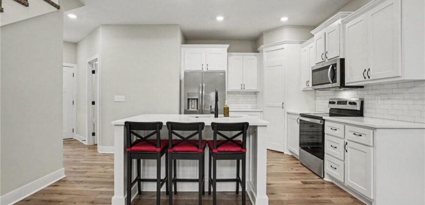 206 Walker Street, Smithville, MO 64089