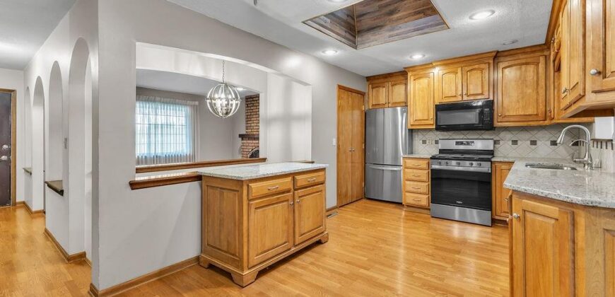 7001 N Highland Avenue, Kansas City, MO 64118