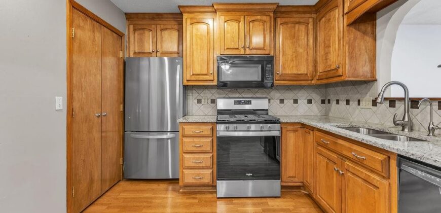 7001 N Highland Avenue, Kansas City, MO 64118