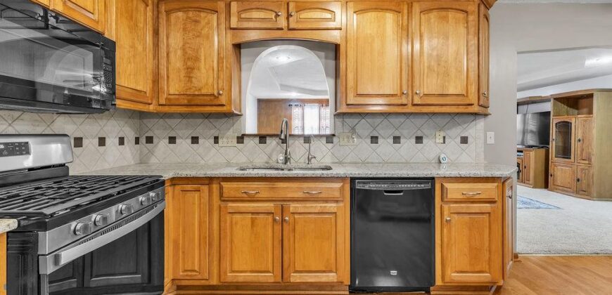 7001 N Highland Avenue, Kansas City, MO 64118
