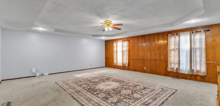 7001 N Highland Avenue, Kansas City, MO 64118