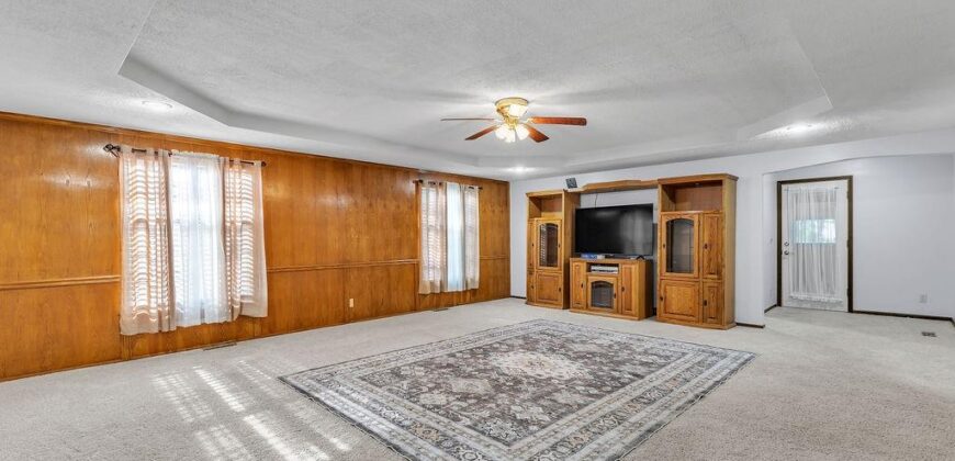 7001 N Highland Avenue, Kansas City, MO 64118