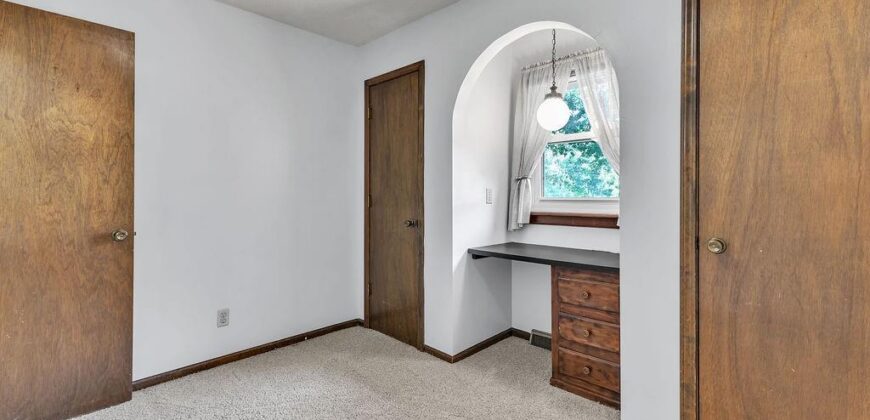 7001 N Highland Avenue, Kansas City, MO 64118