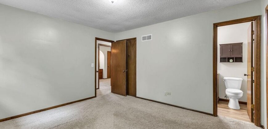 7001 N Highland Avenue, Kansas City, MO 64118