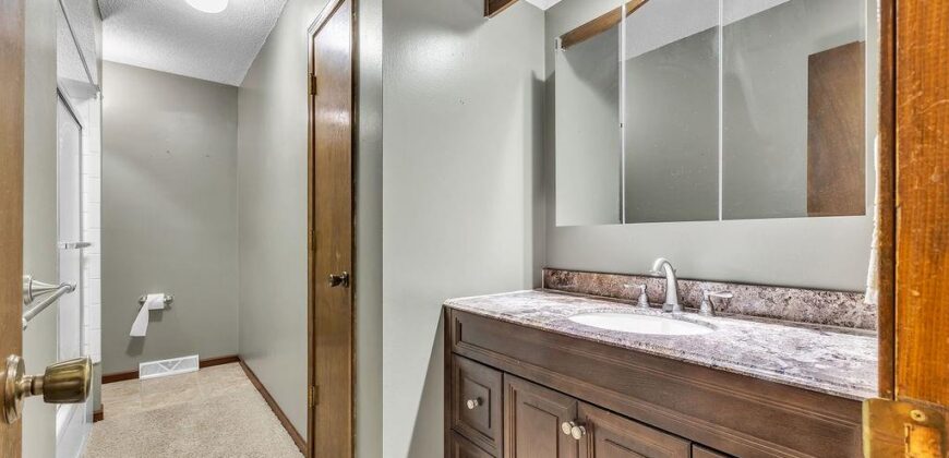 7001 N Highland Avenue, Kansas City, MO 64118