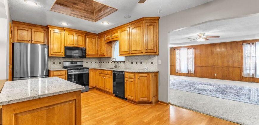 7001 N Highland Avenue, Kansas City, MO 64118