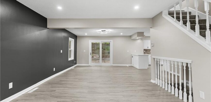 7232 N Monroe Avenue, Gladstone, MO 64119
