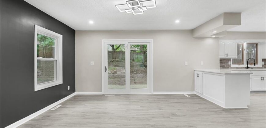 7232 N Monroe Avenue, Gladstone, MO 64119