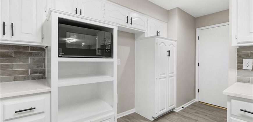 7232 N Monroe Avenue, Gladstone, MO 64119