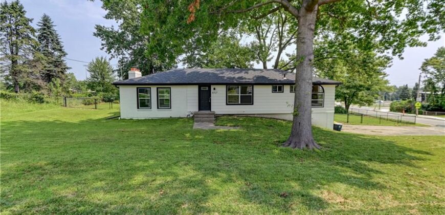 8717 Old Stagecoach Road, Kansas City, MO 64154