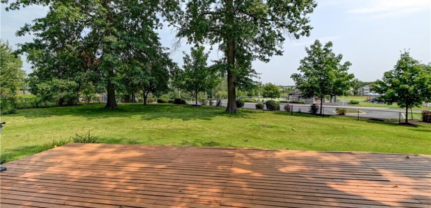 8717 Old Stagecoach Road, Kansas City, MO 64154