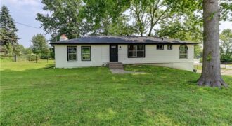 8717 Old Stagecoach Road, Kansas City, MO 64154