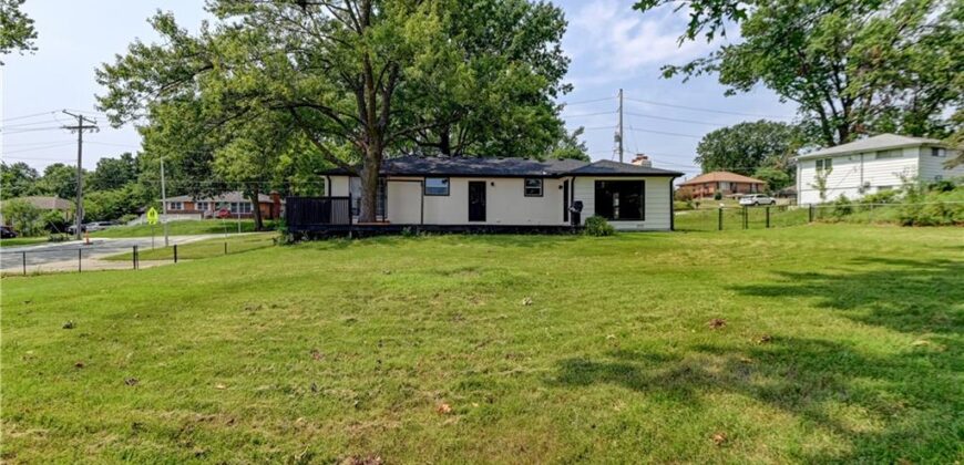 8717 Old Stagecoach Road, Kansas City, MO 64154