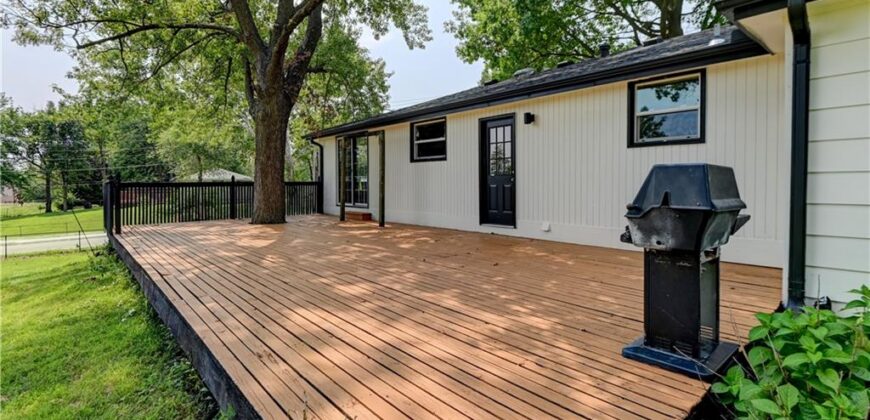 8717 Old Stagecoach Road, Kansas City, MO 64154