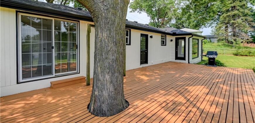 8717 Old Stagecoach Road, Kansas City, MO 64154