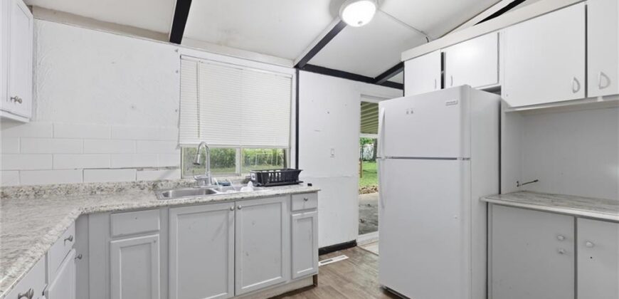 1803 NE 57th Street, Gladstone, MO 64118