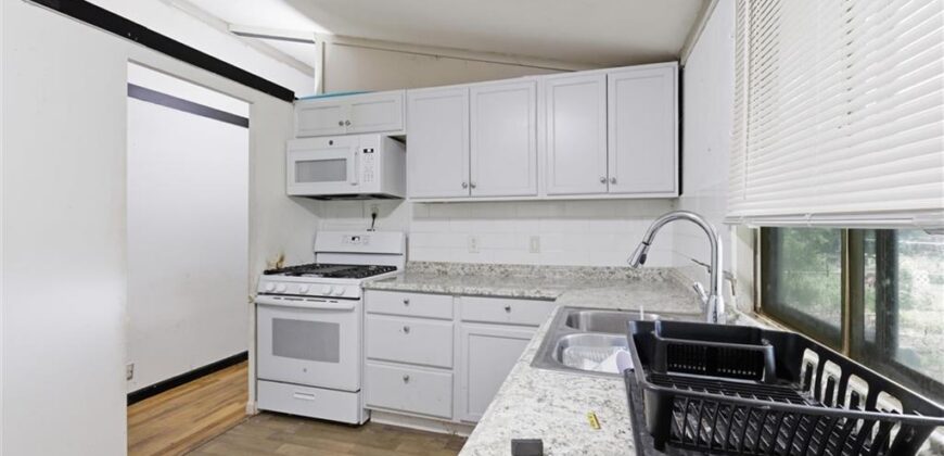 1803 NE 57th Street, Gladstone, MO 64118