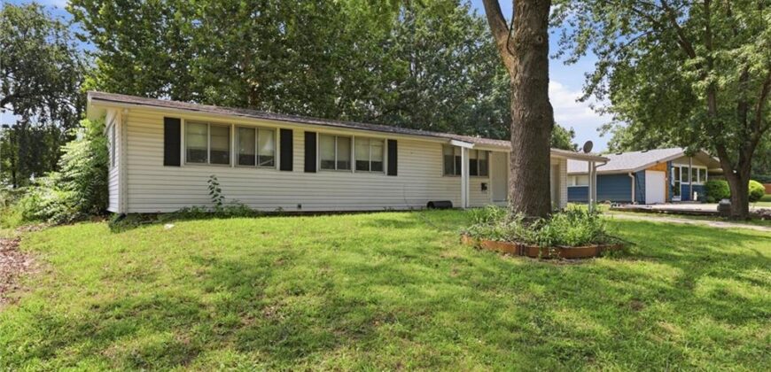 1803 NE 57th Street, Gladstone, MO 64118