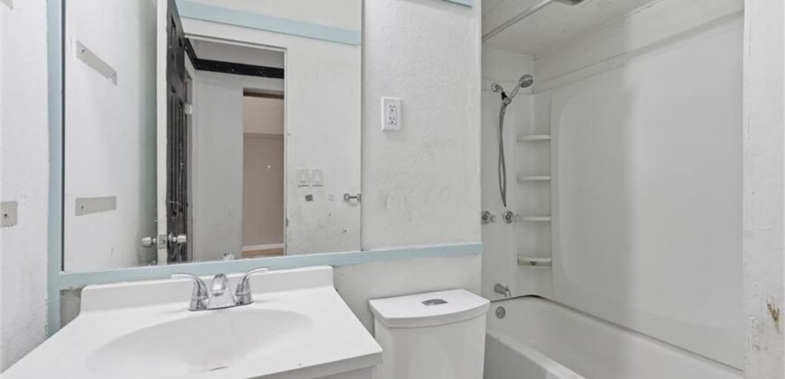 1803 NE 57th Street, Gladstone, MO 64118