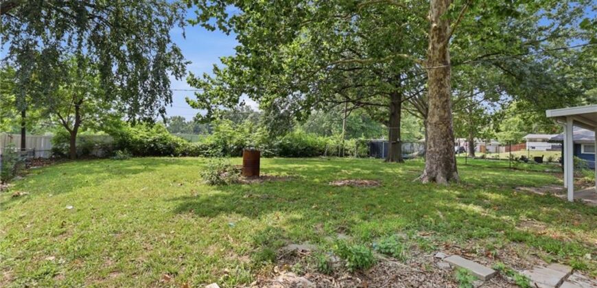 1803 NE 57th Street, Gladstone, MO 64118