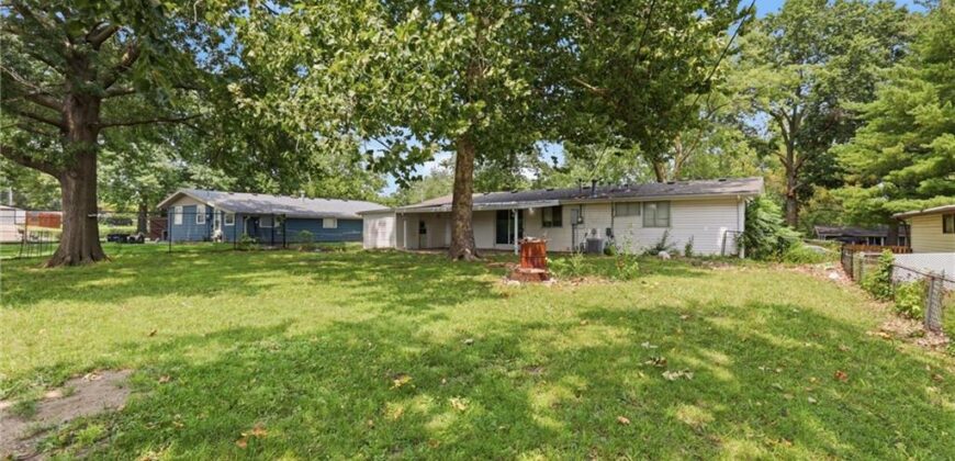 1803 NE 57th Street, Gladstone, MO 64118