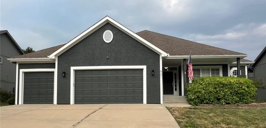 901 Chisam Road, Kearney, MO 64060