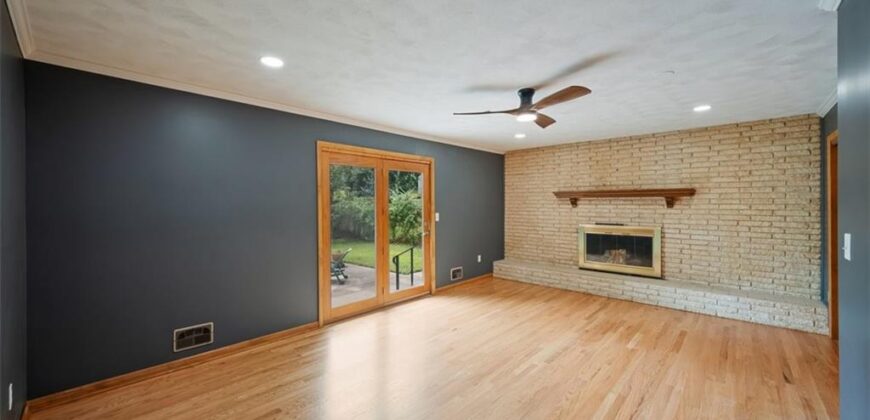 1601 77th Street, Kansas City, MO 64118