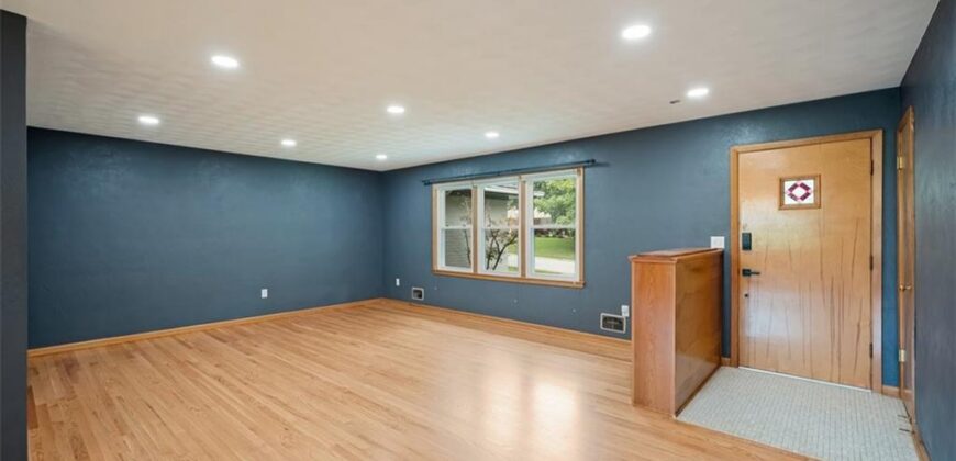 1601 77th Street, Kansas City, MO 64118