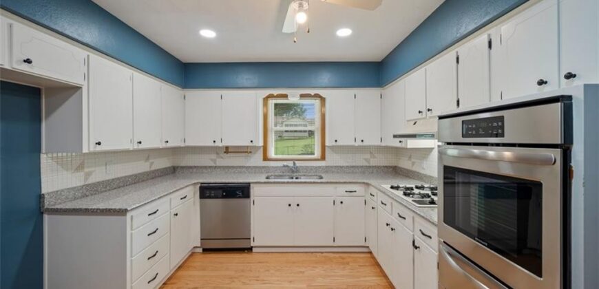 1601 77th Street, Kansas City, MO 64118