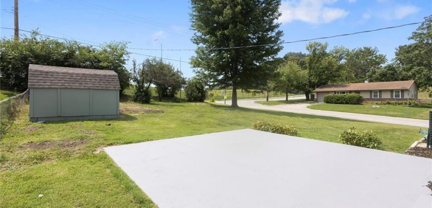 7801 NE San Rafael Drive, Kansas City, MO 64119