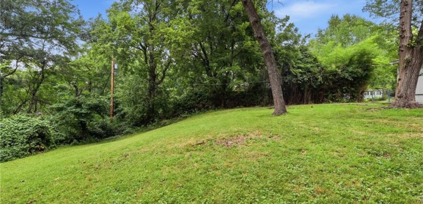 6108 N Charlotte Street, Kansas City, MO 64118