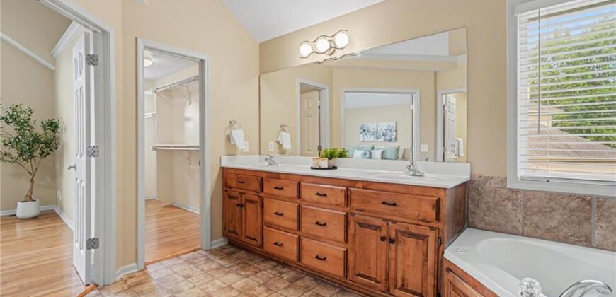 1408 NE 196TH Court, Smithville, MO 64089