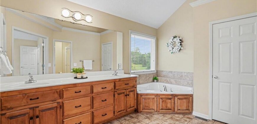 1408 NE 196TH Court, Smithville, MO 64089