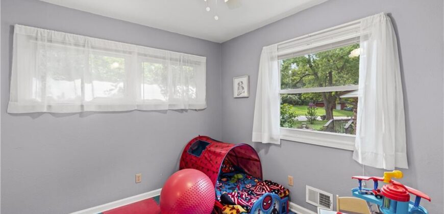 6104 N Euclid Avenue, Gladstone, MO 64118
