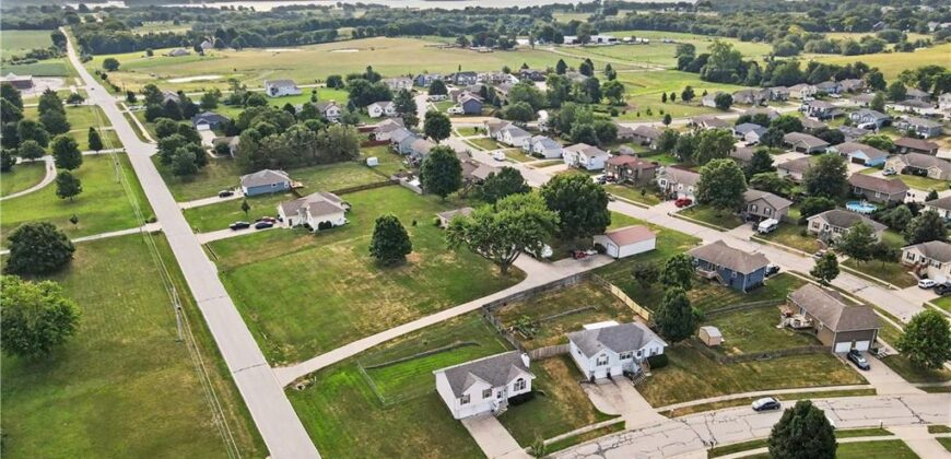 18713 Primrose Street, Smithville, MO 64089