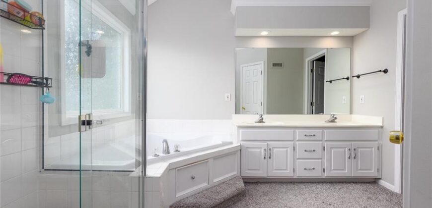 9918 N Highland Place, Kansas City, MO 64155