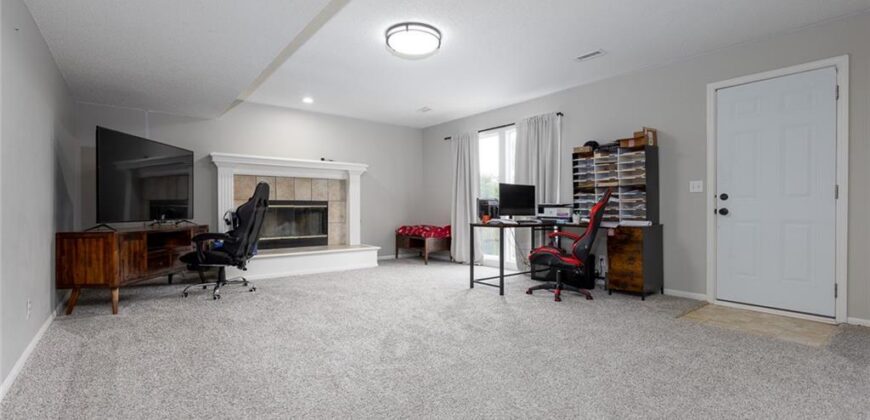 9918 N Highland Place, Kansas City, MO 64155