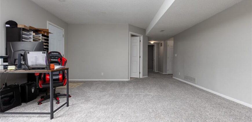 9918 N Highland Place, Kansas City, MO 64155